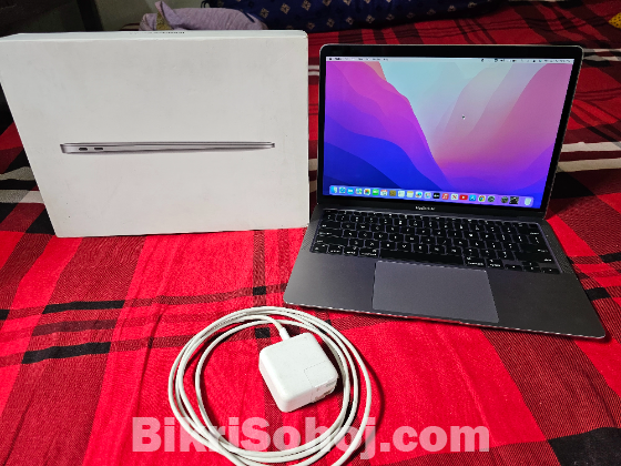 MACBOOK AIR M1